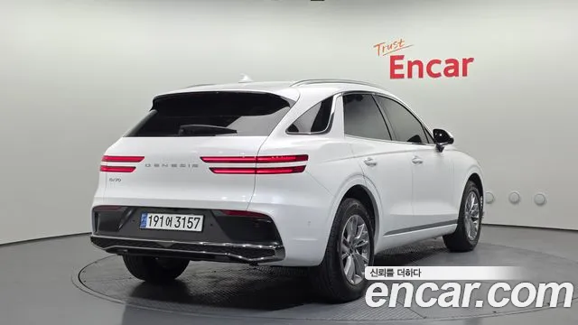 Genesis GV70 2.5T Бензин 2WD — Фото автомобиля 2