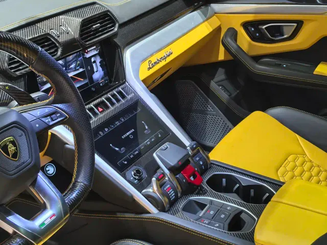 Lamborghini Urus — Фото автомобиля 8