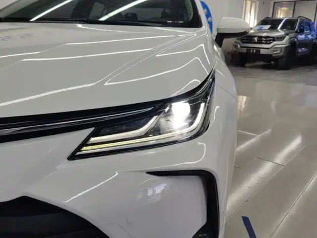 Toyota Corolla — Фото автомобиля 5