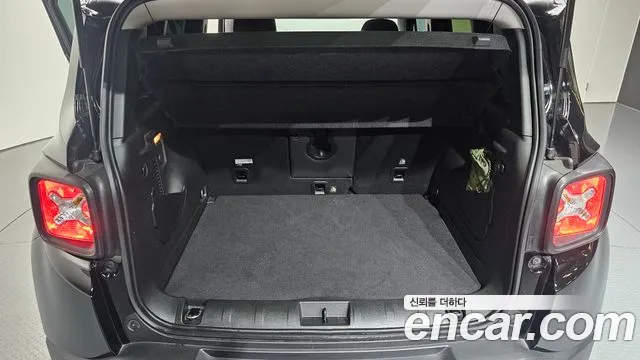 Jeep Renegade — Фото автомобиля 18