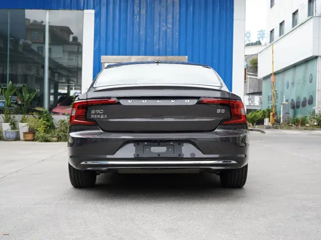Volvo S90 — Фото автомобиля 7