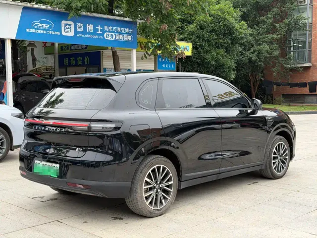 Leapmotor B10 — Фото автомобиля 12