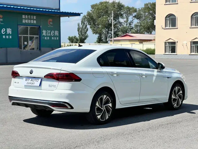 Volkswagen Bora — Фото автомобиля 4