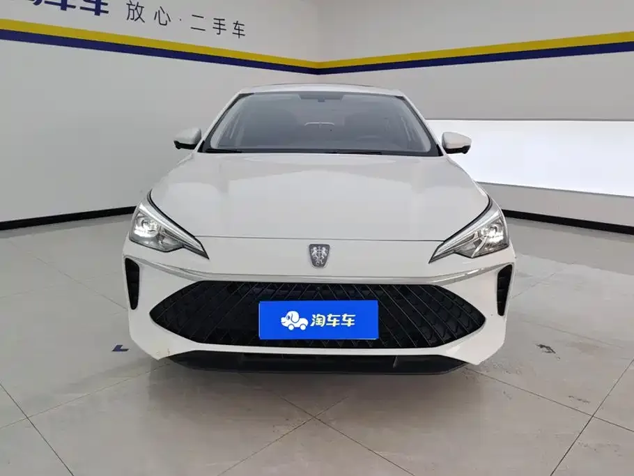 Roewe Roewe i5 2023 1.5L CVT Honor Edition — Фото автомобиля 2