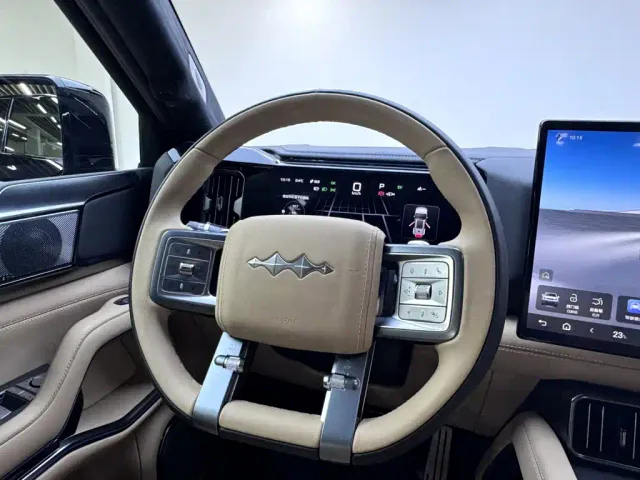 BYD FangChengBao Leopard 8 — Фото автомобиля 16