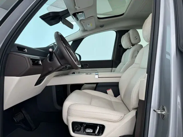 Li Auto MEGA — Фото автомобиля 17