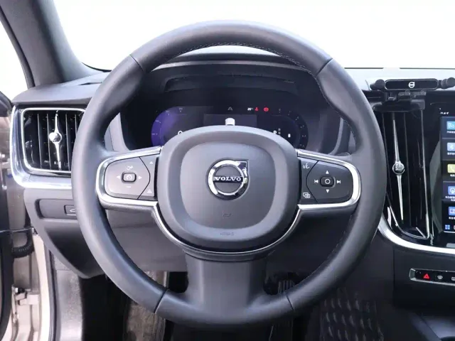 Volvo S60 — Фото автомобиля 16