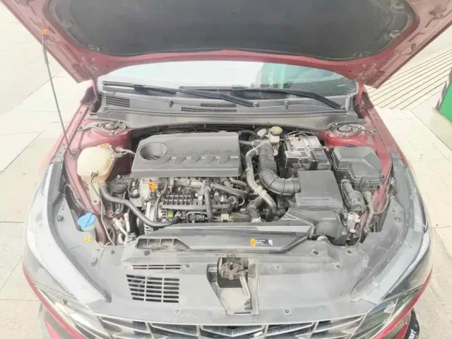 Hyundai Elantra — Фото автомобиля 3