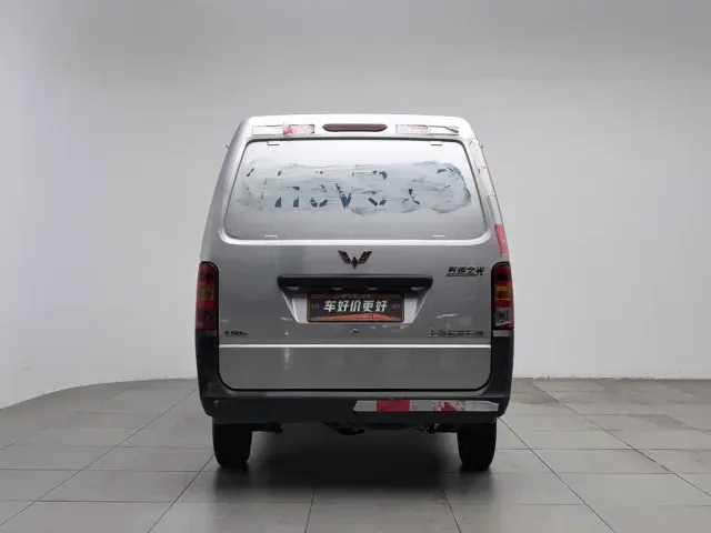 Wuling Motors Wuling Zhiguang 2020 1.2L Van Utility China VI 5-seat LSI — Фото автомобиля 4
