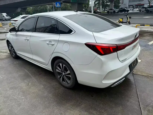 Changan Eado — Фото автомобиля 15