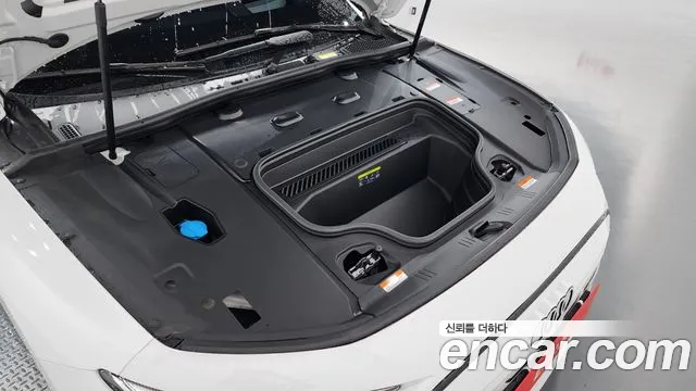 Audi A6 e-Tron — Фото автомобиля 4