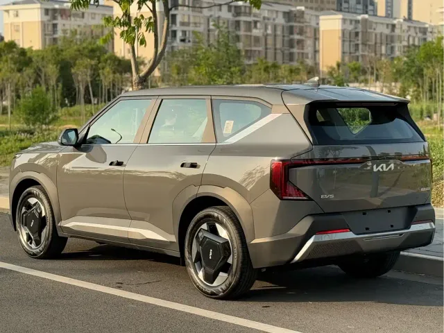Kia EV5 — Фото автомобиля 14