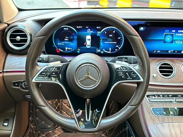 Mercedes-Benz E-Class — Фото автомобиля 9
