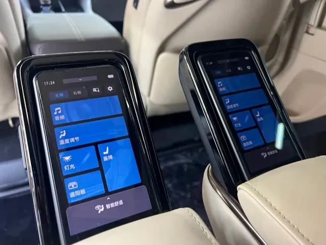 Toyota Vellfire — Фото автомобиля 21