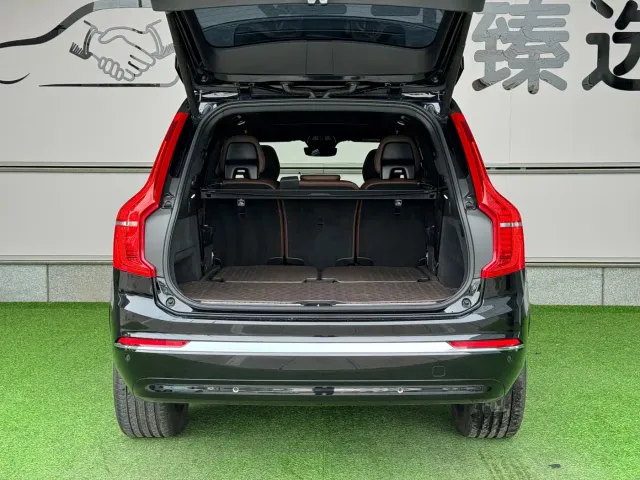 Volvo XC90 — Фото автомобиля 11