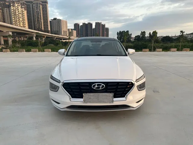 Hyundai Mistra — Фото автомобиля 2