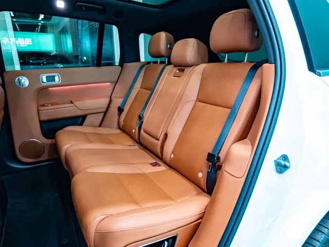 Li Auto L7 — Фото автомобиля 14