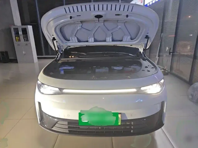 Leapmotor C10 — Фото автомобиля 19