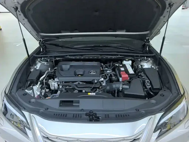 Lexus ES — Фото автомобиля 19
