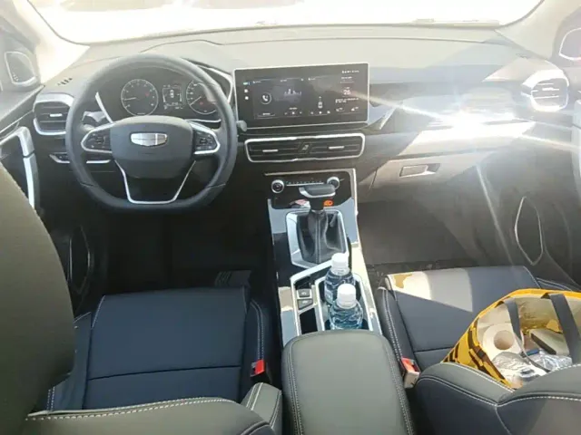 Geely Binyue — Фото автомобиля 13