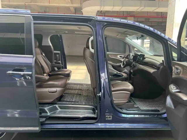Roewe iMAX8 — Фото автомобиля 9