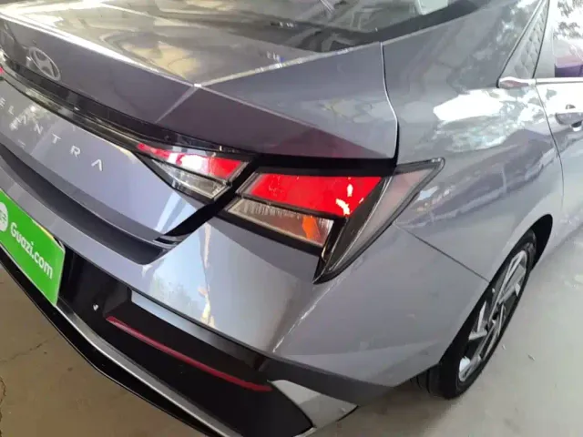 Hyundai Elantra — Фото автомобиля 7