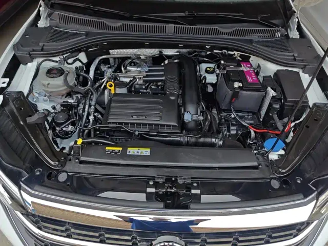 Volkswagen Sagitar — Фото автомобиля 10