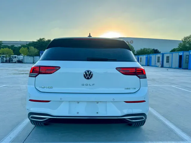 Volkswagen Golf — Фото автомобиля 6