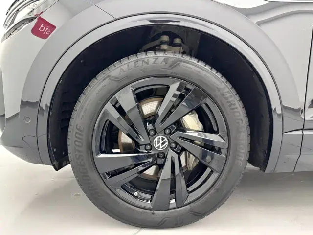 Volkswagen Touareg — Фото автомобиля 28