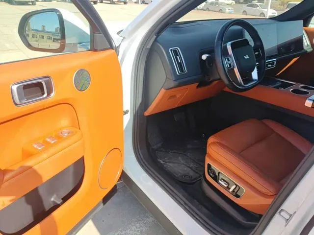 Li Auto L7 — Фото автомобиля 15