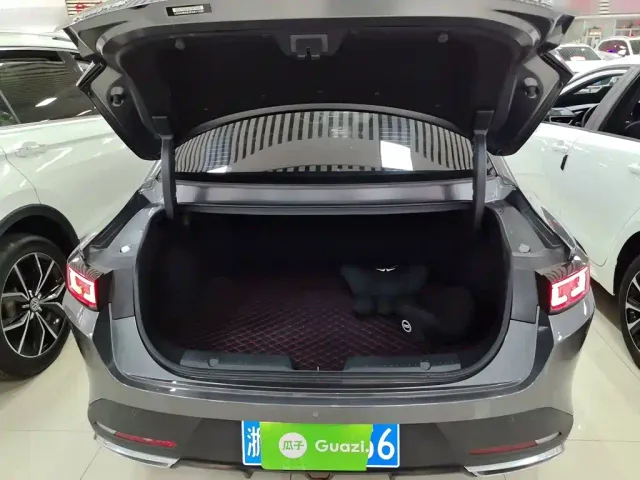 Changan Lamore — Фото автомобиля 18