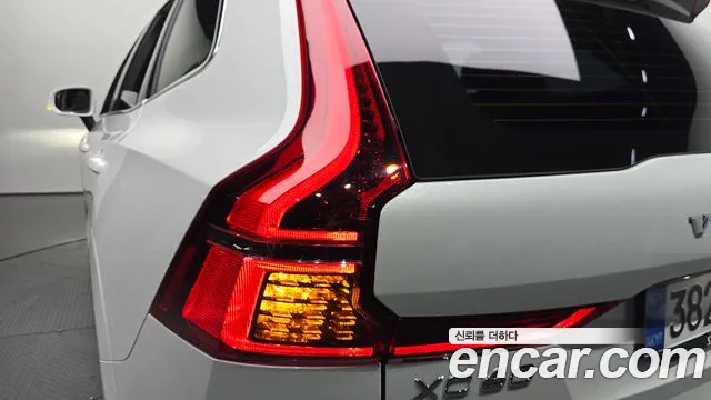 Volvo XC60 Generation 2 — Фото автомобиля 22