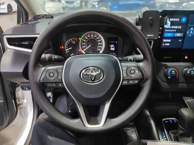 Toyota Corolla — Фото автомобиля 10