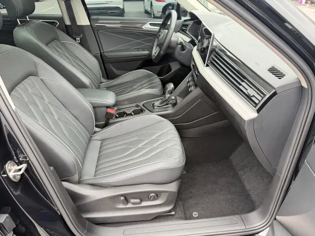 Volkswagen Tiguan L — Фото автомобиля 14