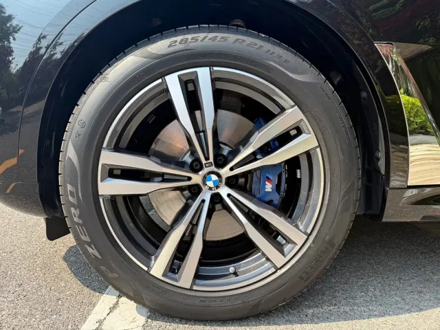 BMW X7 — Фото автомобиля 11