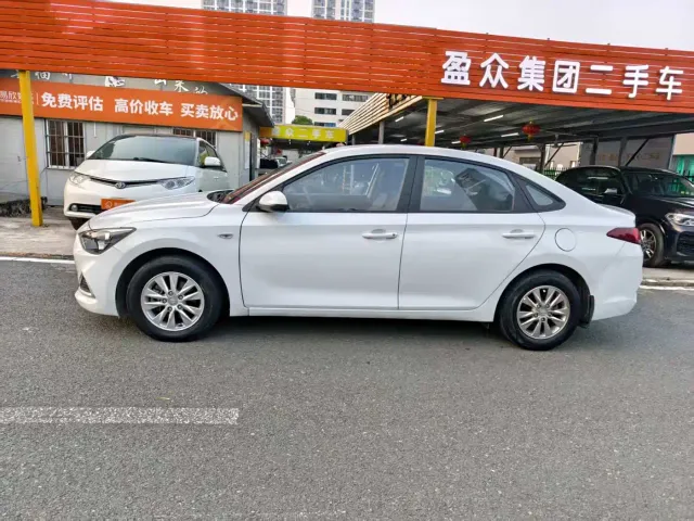 Hyundai Elantra — Фото автомобиля 9