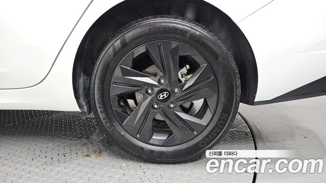 Hyundai AVANTE Avante (CN7) — Фото автомобиля 21