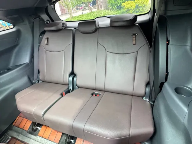 Toyota Sienna — Фото автомобиля 10