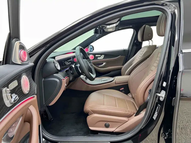 Mercedes-Benz E-Class — Фото автомобиля 12
