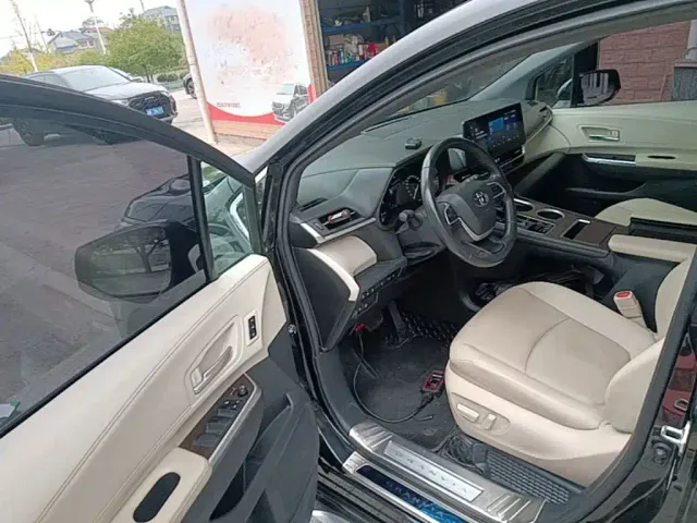 Toyota Granvia — Фото автомобиля 15
