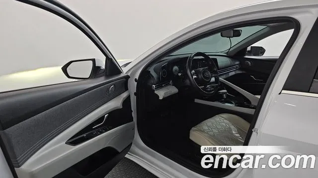 Hyundai Avante CN7 — Фото автомобиля 10