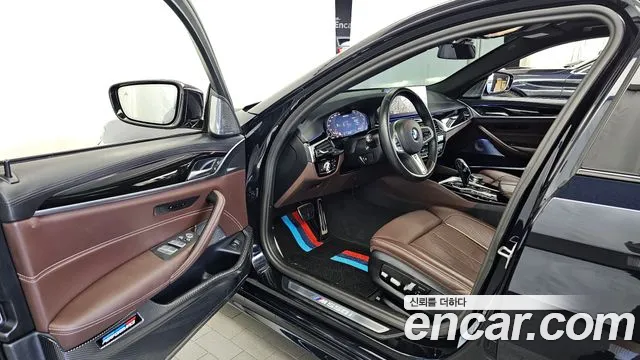 BMW 5 Series G30 — Фото автомобиля 15