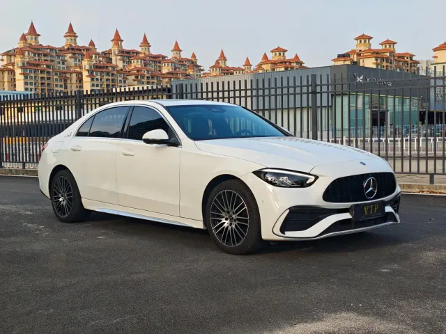 Mercedes-Benz C-Class — Фото автомобиля 3