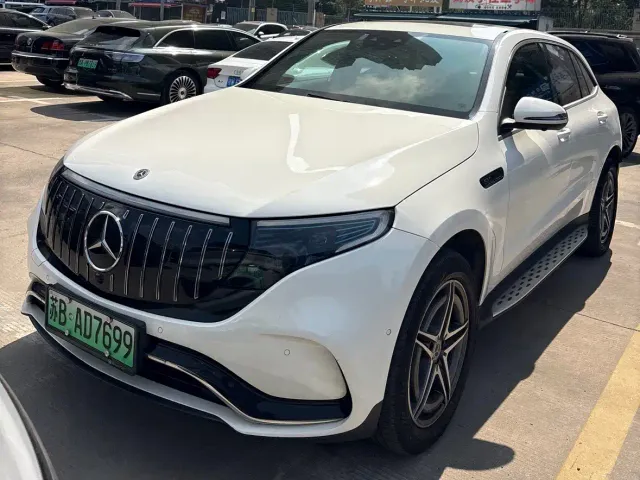 Фотография автомобиля — Mercedes-Benz EQC