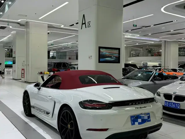 Porsche 718 — Фото автомобиля 3