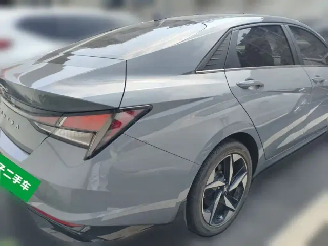 Hyundai Elantra — Фото автомобиля 4