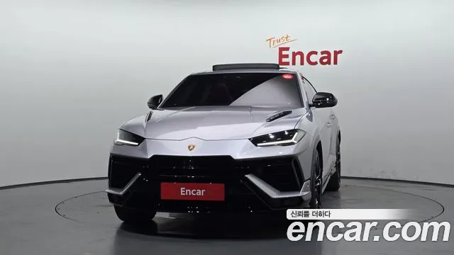 Lamborghini Urus — Фото автомобиля 2