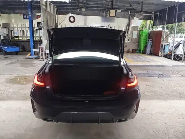 BMW 3 Series — Фото автомобиля 18