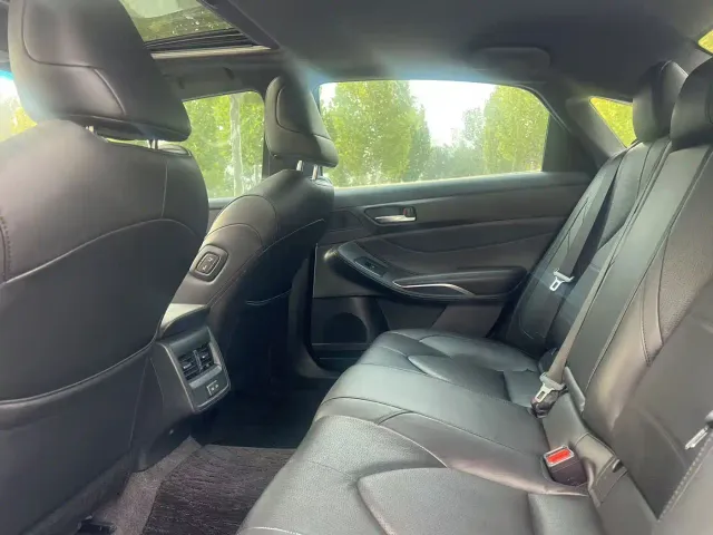 Toyota Avalon — Фото автомобиля 8