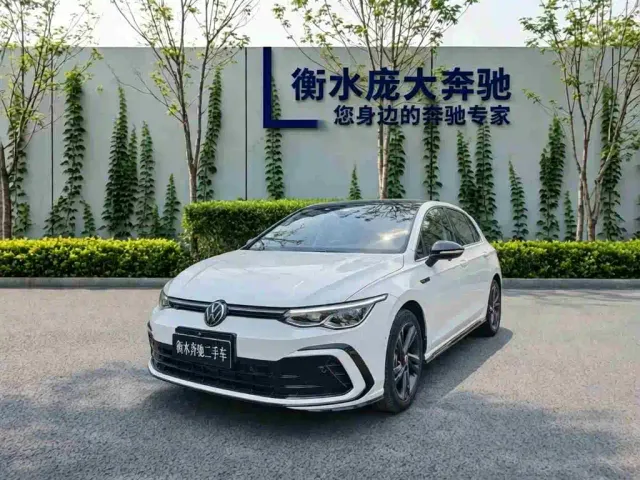 Фотография автомобиля — Volkswagen Golf